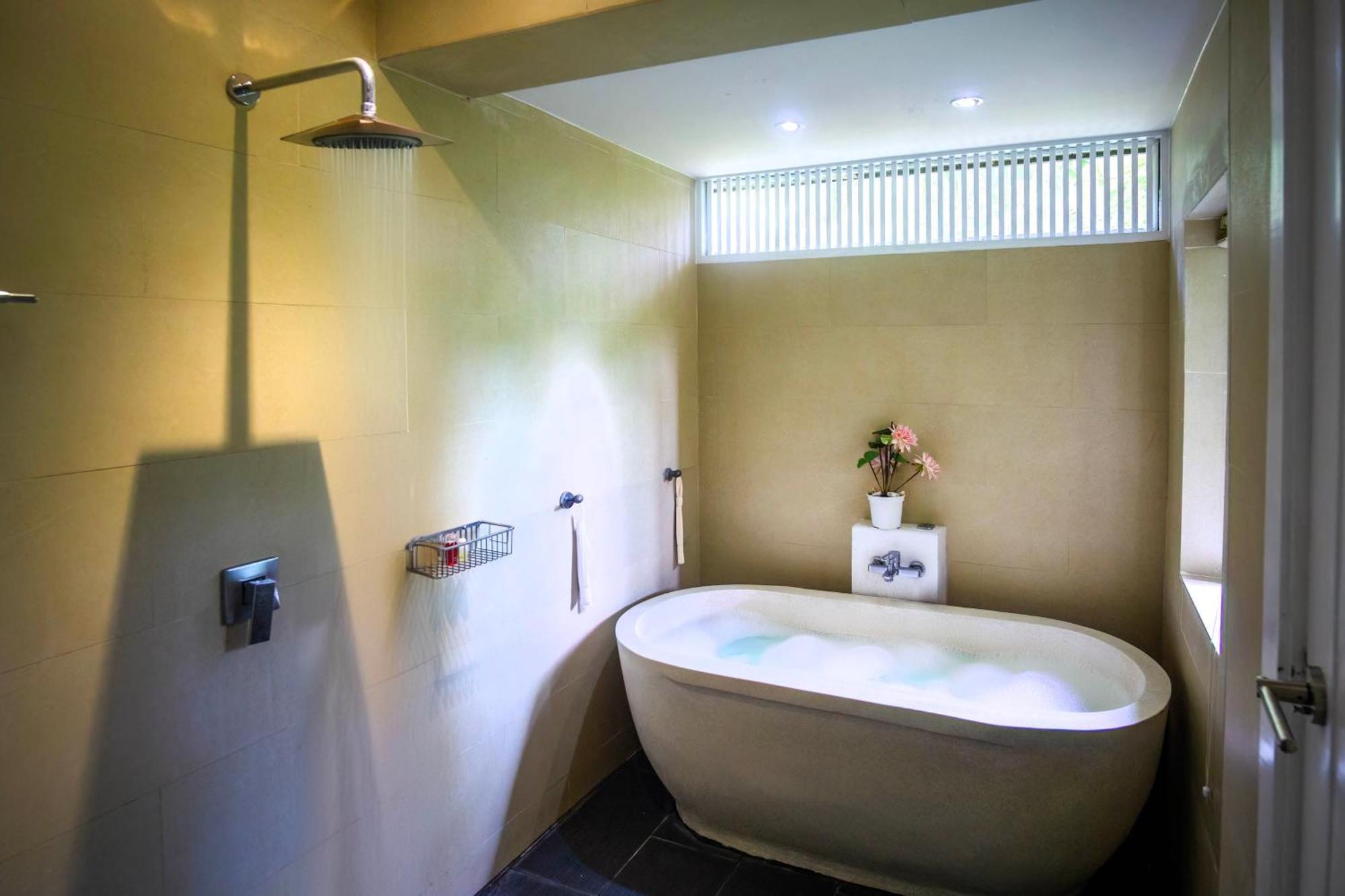 Butterfly Garden Villa Laem Set Beach Extérieur photo
